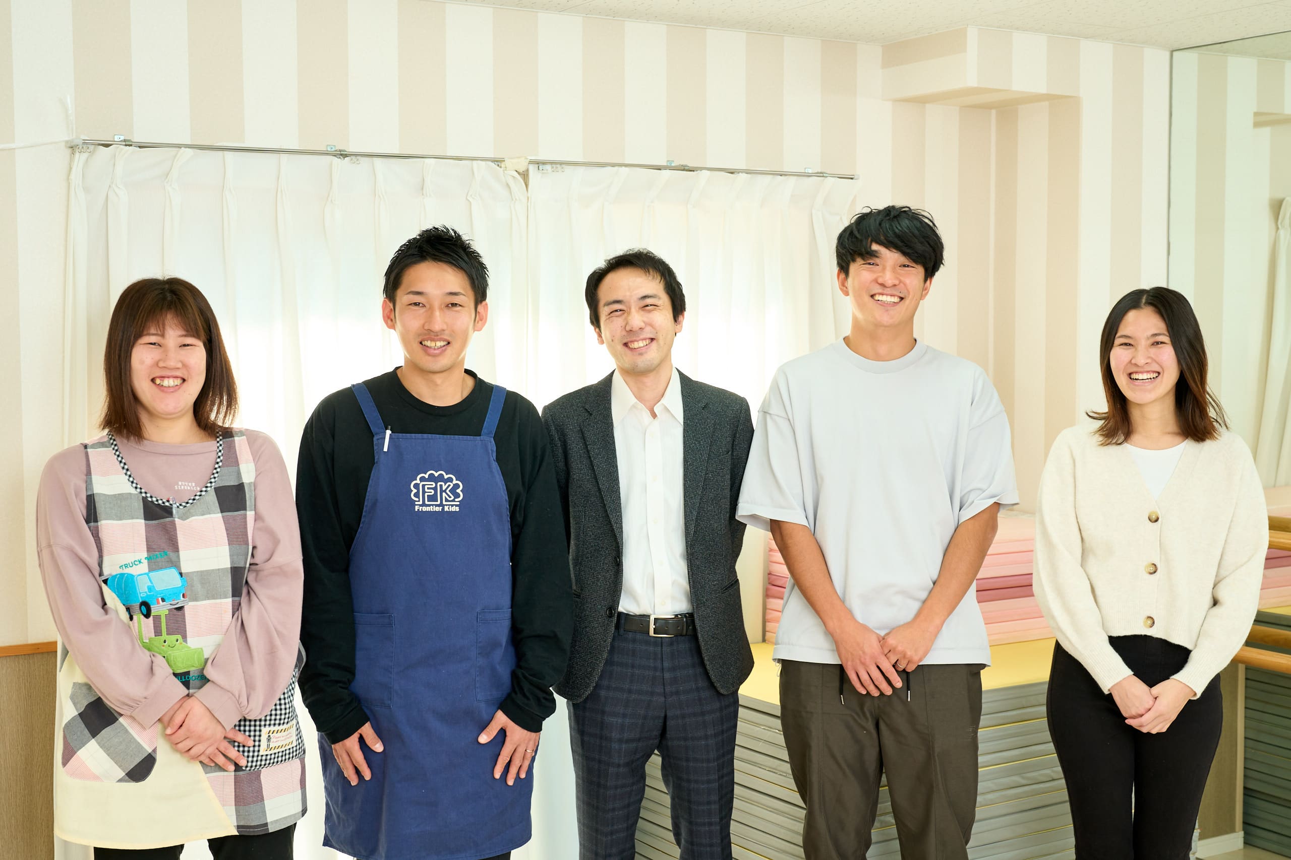 左から、市原奈津実さん、峯龍平さん、松尾隆浩さん、石田拓也さん、畑佑唯菜さん